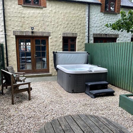 Cottage With Hot Tub In Pembrokeshire 哈佛威斯特 外观 照片