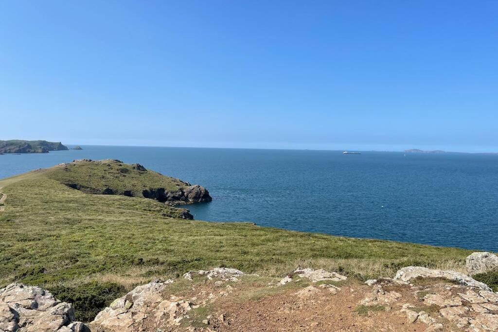 Cottage With Hot Tub In Pembrokeshire 哈佛威斯特 外观 照片